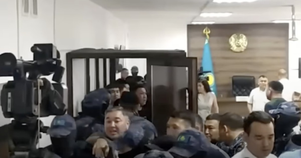 «Жан түршігеді»: Сот үкімнен кейін сотталғандар жұдырықтасып, ата-аналар жылап қалды