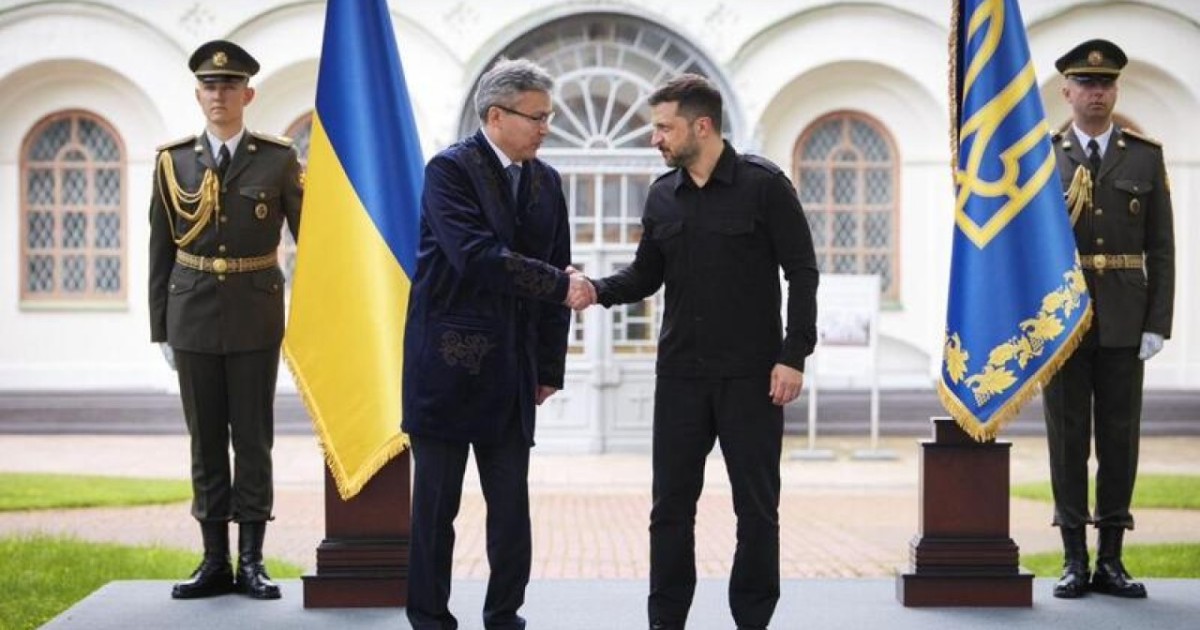 Қазақстан-Украина қатынастары жаңа деңгейге көтеріле ме? Елші сенім грамоталарын тапсырды