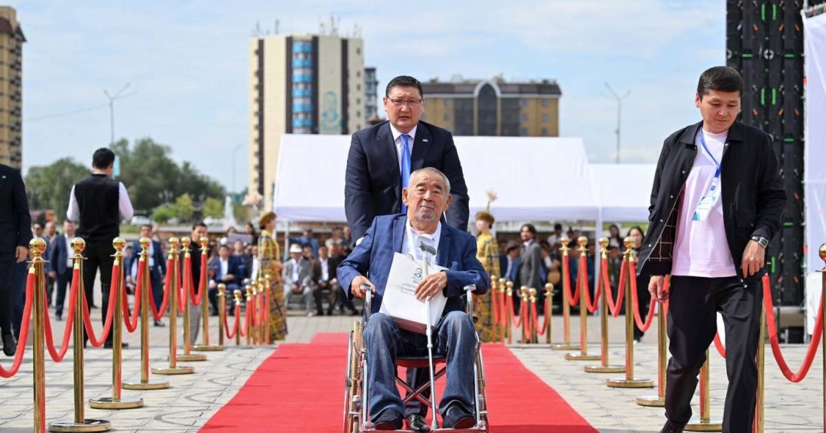 «Әкімдік қызметінде кең өрісін көрсетті»: Берік Уәлидің беделі талқыланды