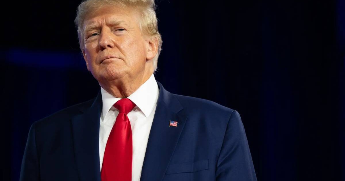 Трамп Путин мен Зеленскийдің жеке кездесуіне күмән келтіріп, үшжақты саммиттің өтетініне толық сенімді