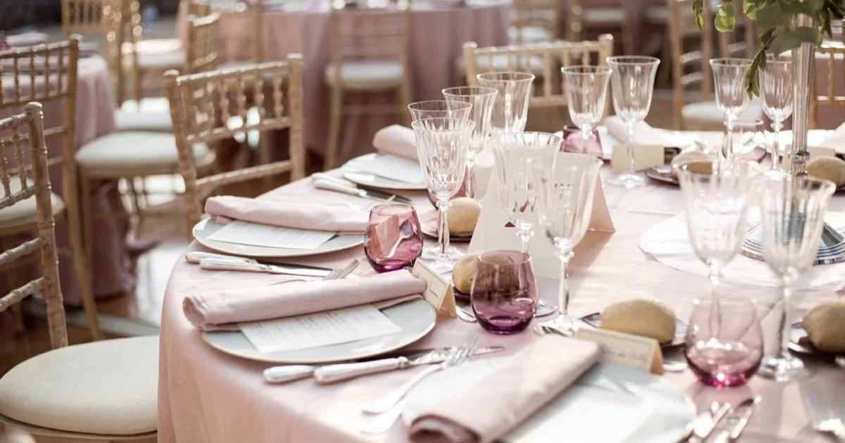 Көрші елде енді тойлар мен мерекелік шаралар сағат 22:00-де аяқталады