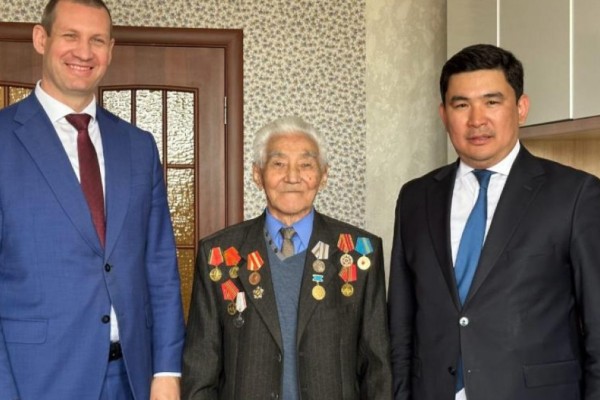 Парад өтетін алаңға кіре алмаған тыл ардагерінен кешірім сұралды