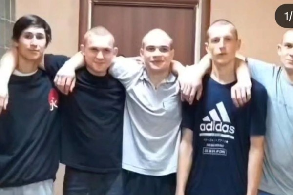 Колледж студенттері әскерге өз еркімен сұранып, көпшілікті тәнті етті