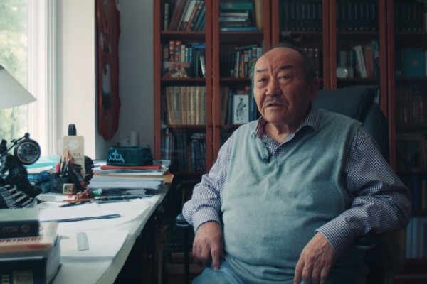 «Дін — халықтың басты мәселесі емес»: Мұхтар Мағауин соңғы сұхбаттарында не айтты?