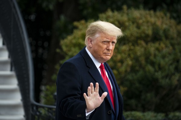 Трамп 12 елдің азаматтарына АҚШ-қа кіруге толық тыйым салды