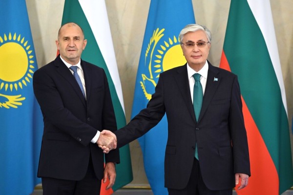 Қасым-Жомарт Тоқаев Болгария Президенті Румен Радевпен келіссөздер жүргізді