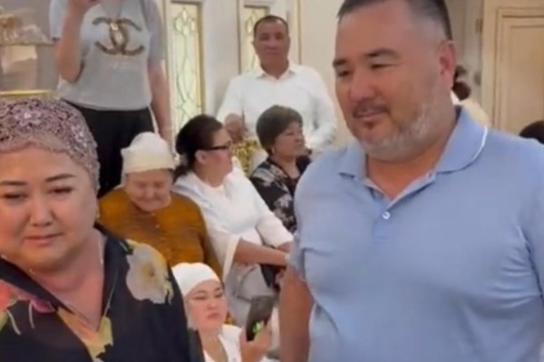 «Үш пәтер, Mercedes, 10 миллион қалыңмал»: Аста-төк жасау елді таңғалдырды