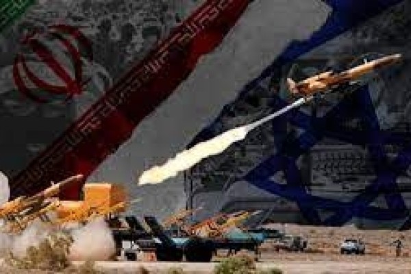 Иран да қарап қалмады: Израильге зымыранмен соққы жасап, әуе ұшағын атып түсірді