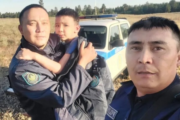 Семейде жоғалып кеткен 7 жасар бала орман ішінен аман табылды