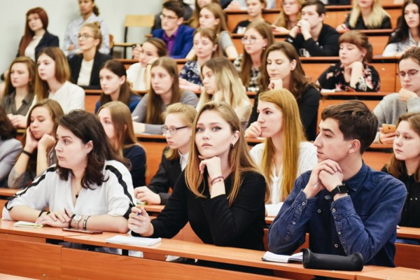Студенттердің стипендиясы 134 мың теңгеге дейін өсті