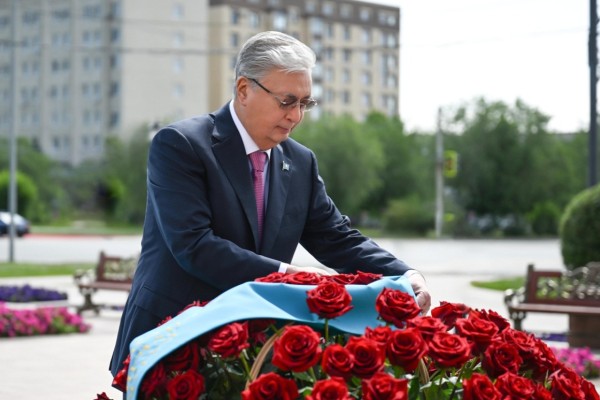 Президент Тоқаев Әлия Молдағұлованың рухына тағзым етті