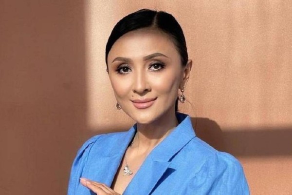 "Қазақ тілін жетік білмейді": Меруерт Түсіпбаева Баянның жобаларына қарсы шықты