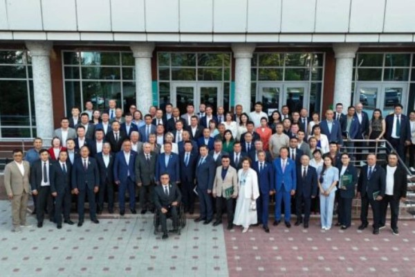 «Ауыл» партиясы өңірлік құрылымдарымен Қостанайда кеңесті: нақты міндеттер бекітілді