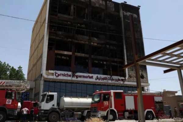 Жаңа ашылған сауда орталығында өрт шықты: 61 адам көз жұмды