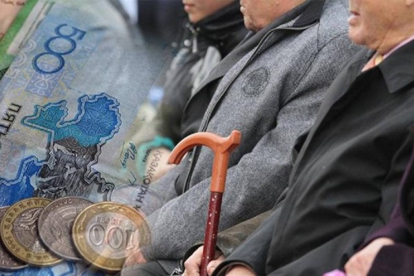 Неге Қазақстанда зейнетақы төлемдері жиі тоқтатылып қалады?