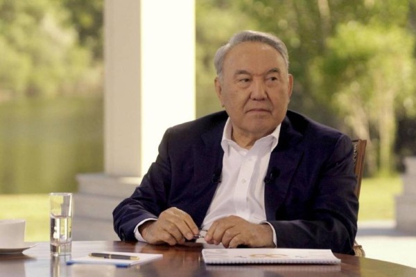 «Қанша рет ескерттім»: Назарбаев туыстарына неге ренжулі?