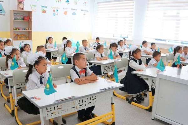 Жүз мыңға жуық бала «Келешек мектептеріне» барды: 57 жаңа білім ұясы есік ашты