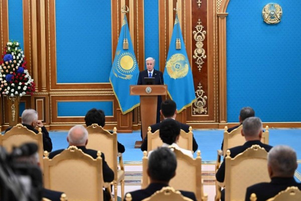 Тоқаев мұнай-газшыларды құттықтап, 100 млн тонна межесін атады