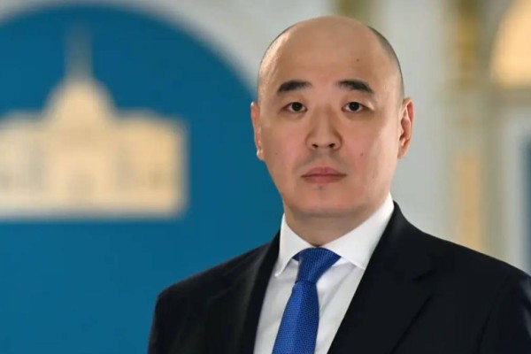 Президент Қанат Шарлапаевты қызметінен босатты