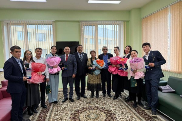 «ҰСТАЗДАР ҰЛЫҚТАЛҒАН КҮН»