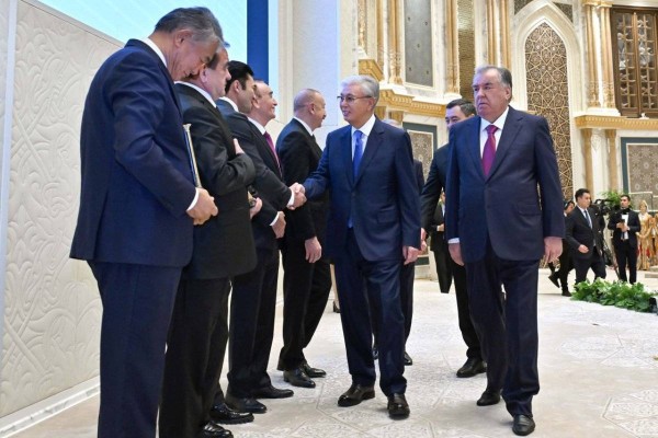 Тоқаев қатысқан салтанатта Еркебұлан Дайыров «Келешек мұрасы» сыйлығын иеленді