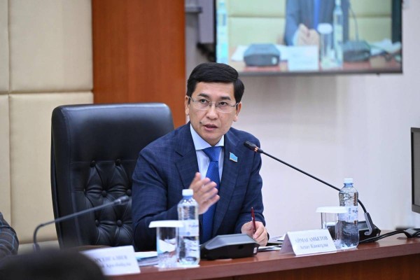 «Білім саласына қайта ораламын»: Асхат Аймағамбетов 2026 жылға қатысты жоспарларын айтты