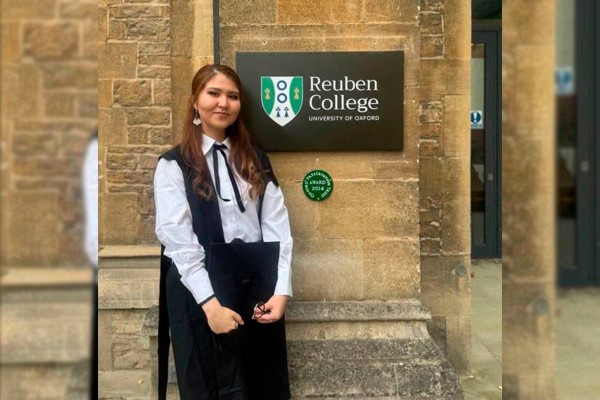 Ақтаулық Меруерт Бижанова Оксфорд университетінде оқытушы қызметіне орналасты