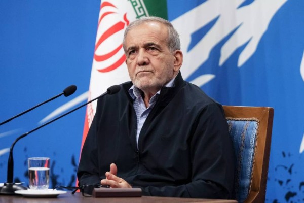 "Басқа амалымыз жоқ": Иран президенті көршілес елдерге үн қатты