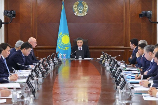 Экономиканы ырықтандыру: Үкімет монополияларды шектеу бойынша жаңа міндеттерді талқылады