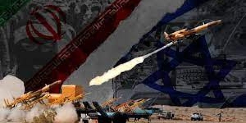 Иран да қарап қалмады: Израильге зымыранмен соққы жасап, әуе ұшағын атып түсірді