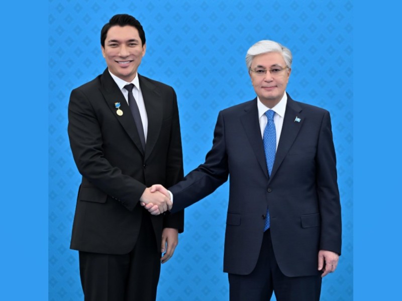 Сынға қалғанымен, мәртебесі биік: Әлішер Кәрімов халық әртісі атағына қатысты пікір білдірді