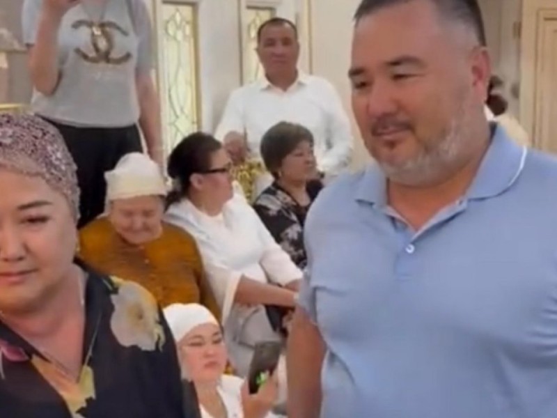 «Үш пәтер, Mercedes, 10 миллион қалыңмал»: Аста-төк жасау елді таңғалдырды