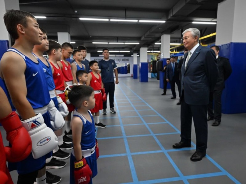 Президент жаңа спорт кешенін аралап, жас спортшыларға сәттілік тіледі