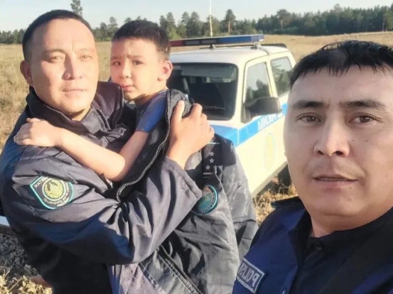 Семейде жоғалып кеткен 7 жасар бала орман ішінен аман табылды