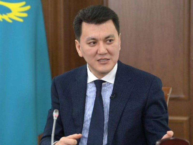 Ерлан Қарин қандай кітаптарды оқуға кеңес береді? Топ-10 тізім
