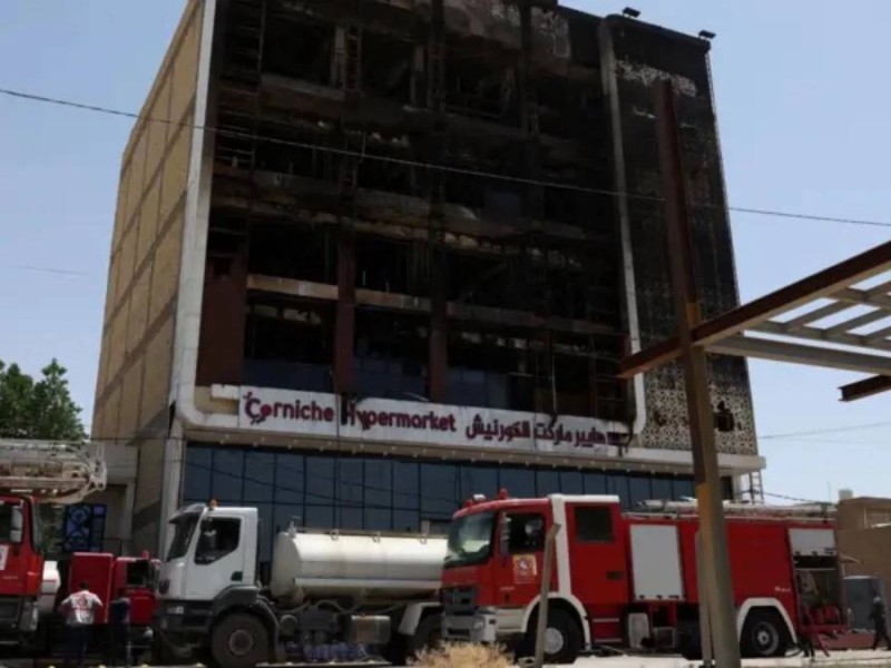 Жаңа ашылған сауда орталығында өрт шықты: 61 адам көз жұмды