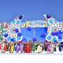 Шымкенттегі ұлттық рекорд: 500 дрон мен 62 000 адам Мемлекеттік гимнді бірге шырқады